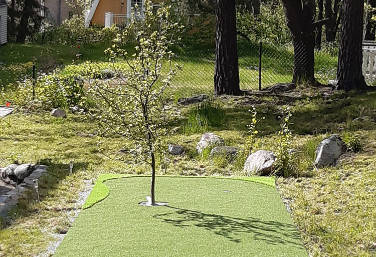 Puttinggreen i trädgård i Danderyd