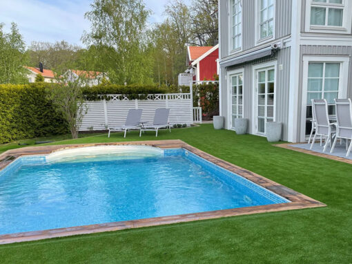 Terrass med pool i Åkersberga